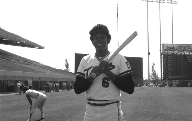 Photo Day: Designated hitter Tony Oliva of the 1974 Minnesota Twins (Source: LP, 1974)
