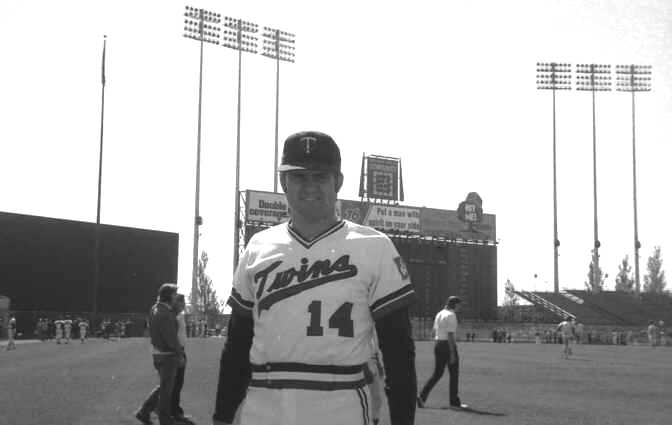 Photo Day: Catcher Glenn Borgmann of the 1974 Minnesota Twins (Source: LP, 1974)